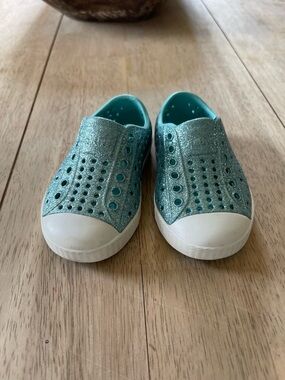 Native Kids Teal Glitter Slip-On Water Shoes